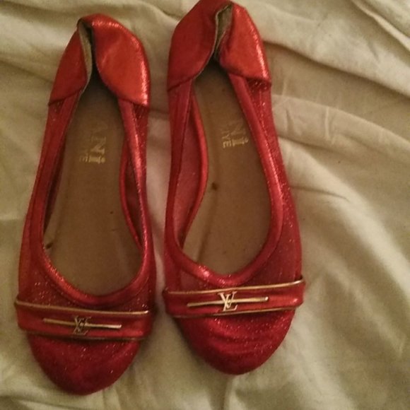 Flats - Picture 1 of 1